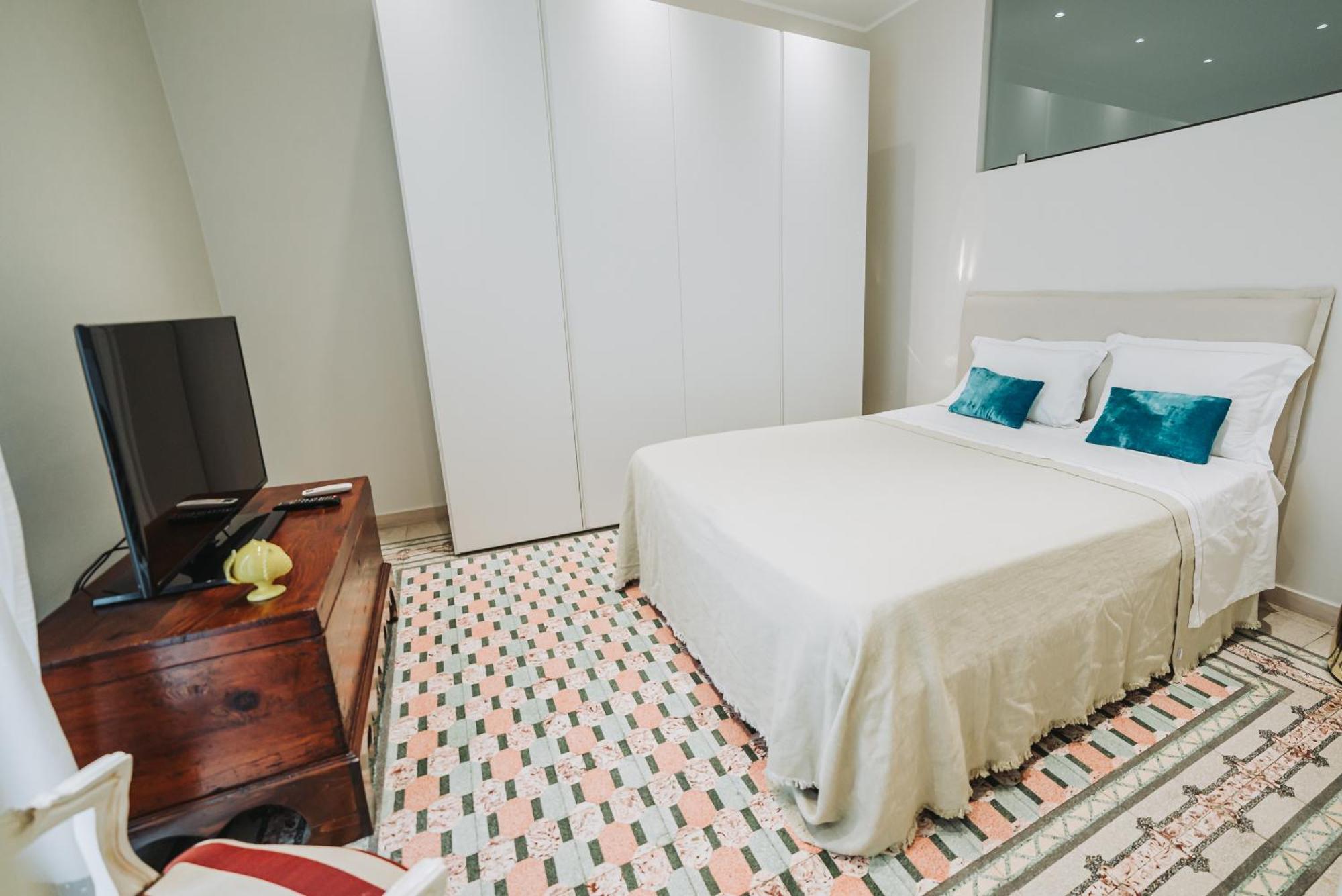 Apartment De Rossi 43 *